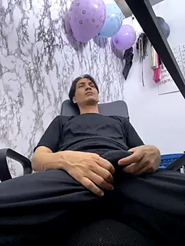 StevenHumps online show from October 2025 07:51:01 AM