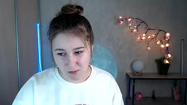 Snapshot of Milka_kamila chatting on May 2026 12:32:01 PM Milka kamila online show from May 2026 12:32:01 PM