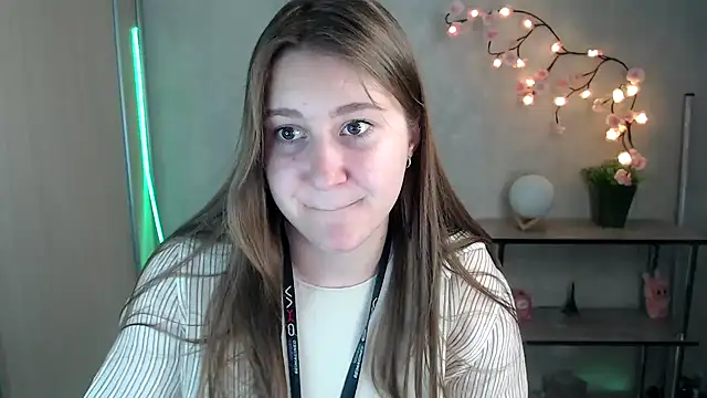 Snapshot of Milka_kamila chatting on May 2026 01:17:02 PM Milka kamila online show from May 2026 01:17:02 PM