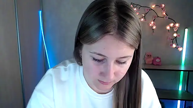 Snapshot of Milka_kamila chatting on May 2026 12:02:02 PM Milka kamila online show from May 2026 12:02:02 PM