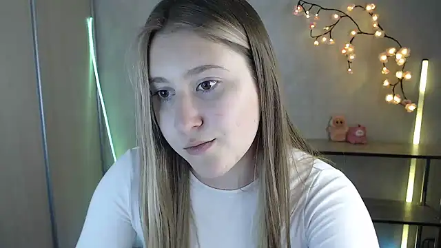 Snapshot of Milka_kamila chatting on June 2026 12:29:01 PM Milka kamila online show from June 2026 12:29:01 PM