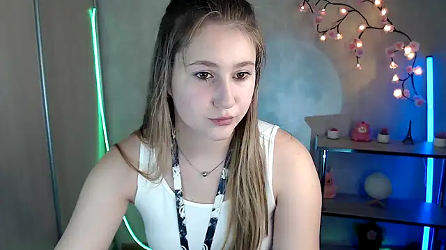 Snapshot of Milka_kamila chatting on June 2026 12:11:01 PM Milka kamila online show from June 2026 12:11:01 PM