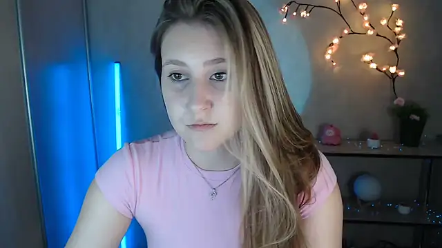 Snapshot of Milka_kamila chatting on June 2026 12:31:02 PM Milka kamila online show from June 2026 12:31:02 PM
