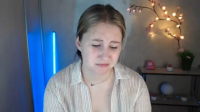 Snapshot of Milka_kamila chatting on June 2026 12:20:02 PM Milka kamila online show from June 2026 12:20:02 PM