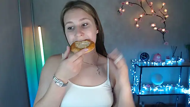 Snapshot of Milka_kamila chatting on July 2026 12:47:02 PM Milka kamila online show from July 2026 12:47:02 PM