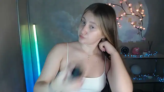 Snapshot of Milka_kamila chatting on July 2026 09:18:01 AM Milka kamila online show from July 2026 09:18:01 AM