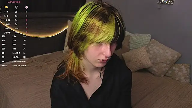 KandraCruser online show from November 2025 08:19:01 PM