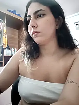 ApenasLys online show from November 2025 01:16:01 AM