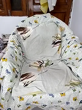 miss raavy online show from April 2026 10:05:02 AM