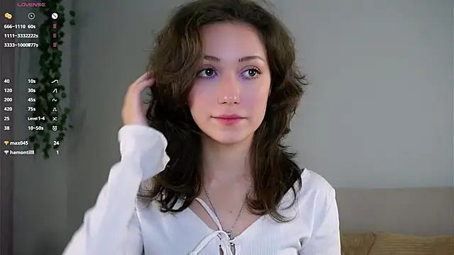 ZeniaBolich online show from November 2025 09:14:02 PM