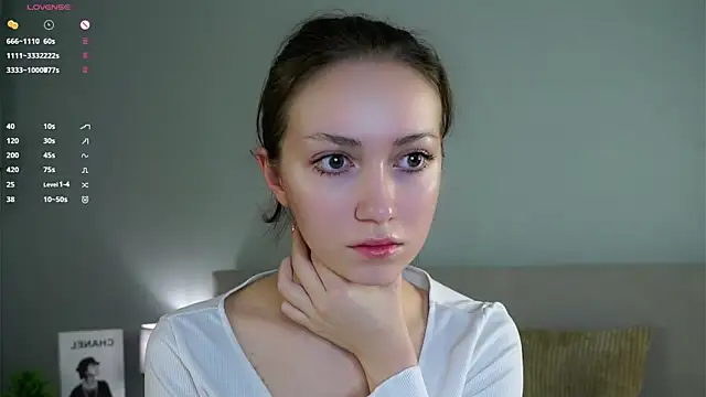 ZeniaBolich online show from December 2025 09:02:01 PM