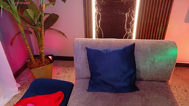 La Diabla 111  online show from January 2026 08:12:01 PM