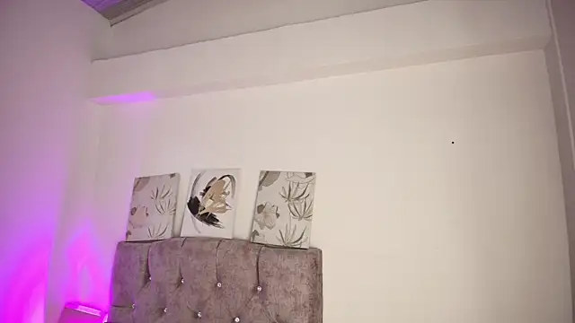 Dulce Bella  online show from February 2026 03:45:02 AM