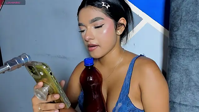 Snapshot of lau-hot chatting on December 2025 06:58:02 PM lau-hot online show from December 2025 06:58:02 PM