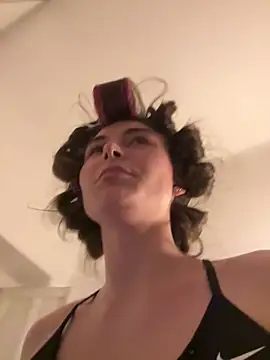 SophiiaStarr online show from April 2026 07:18:01 PM