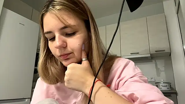 Snapshot of Denni_Spilber chatting on October 2025 05:21:02 PM Denni Spilber online show from October 2025 05:21:02 PM