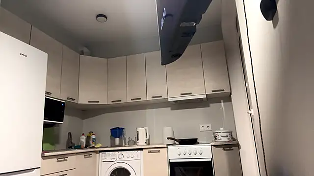 Denni Spilber online show from October 2025 04:11:01 PM