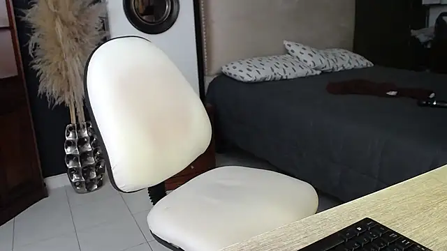 sheryl jones online show from April 2026 01:06:02 PM