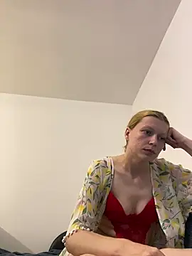 Snapshot of AnyaHellCat chatting on November 2025 08:00:01 PM AnyaHellCat online show from November 2025 08:00:01 PM