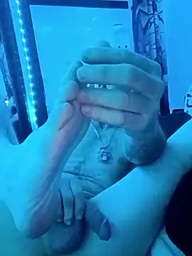 Mrluckstick online show from November 2025 09:45:01 AM