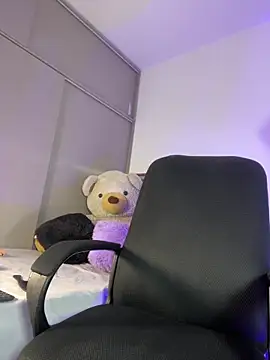 Charlottediolet online show from October 2025 11:25:01 AM