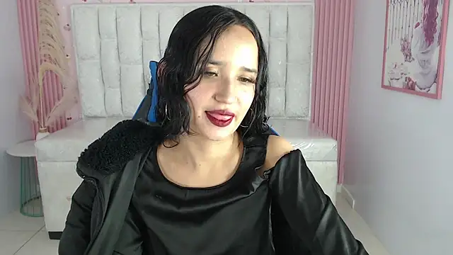 Snapshot of bella_vibess_s chatting on September 2025 08:22:02 PM bella vibess s online show from September 2025 08:22:02 PM