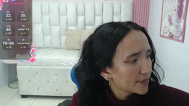 bella vibess s online show from October 2025 08:14:02 PM