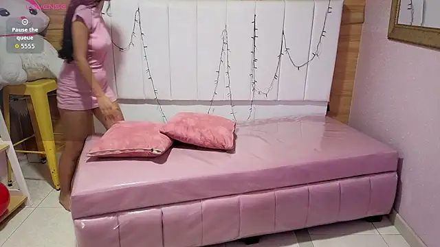 bella vibess s online show from April 2026 12:43:02 PM