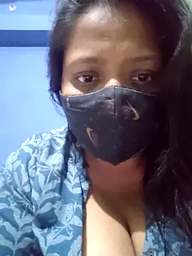 bitch-horny online show from November 2025 01:22:01 PM