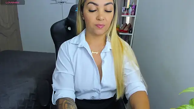 NicolPorto online show from October 2025 11:52:02 AM