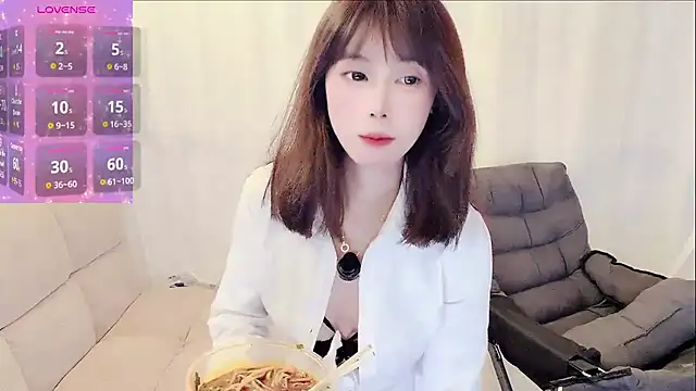 yuanbao a online show from February 2026 05:27:02 AM