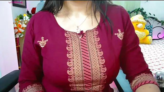 WildDimpi 0 online show from November 2025 05:53:01 PM