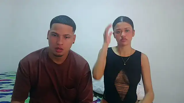 Sexy777Couple online show from September 2025 01:45:01 PM