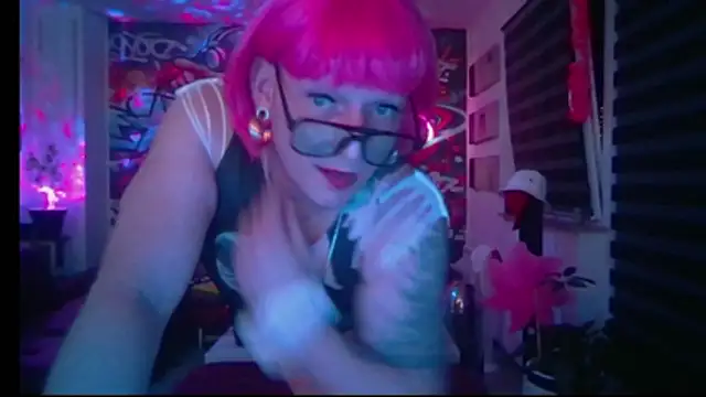 Snapshot of hellgirl1980 chatting on July 2026 11:22:01 PM hellgirl1980 online show from July 2026 11:22:01 PM