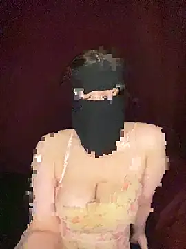 Snapshot of RooVaaN-Xx chatting on February 2026 03:27:02 PM RooVaaN-Xx online show from February 2026 03:27:02 PM