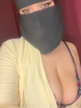 RooVaaN-Xx online show from April 2026 06:01:02 PM