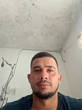 Snapshot of yeffito1 chatting on September 2025 04:07:02 PM yeffito1 online show from September 2025 04:07:02 PM