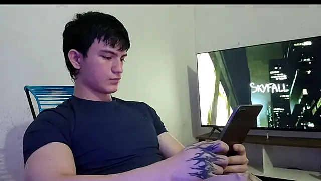 ErickWalton online show from November 2025 05:22:02 AM