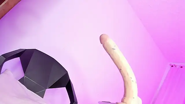 francesca suzett  online show from January 2026 11:02:02 AM