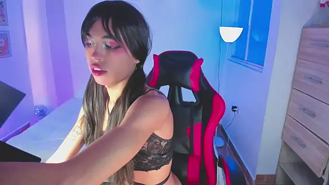 Nikkita Dragon online show from October 2025 09:58:02 PM