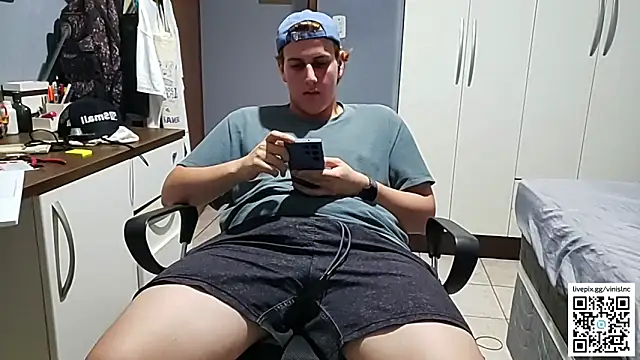 vinialnc online show from October 2025 12:30:01 AM