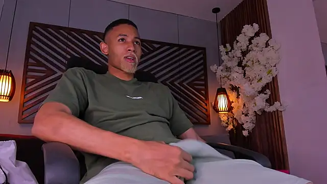 B Wild online show from November 2025 04:12:01 AM