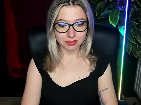 loveHeidi online show from June 2026 04:57:01 AM