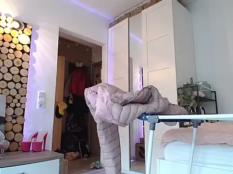 story of sarah online show from September 2025 03:45:01 PM