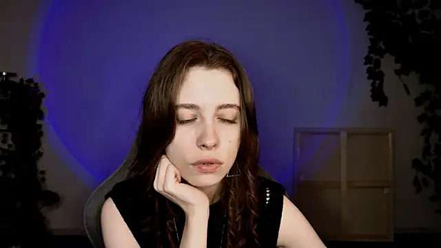 Yoka paradoXXX online show from November 2025 09:09:01 AM