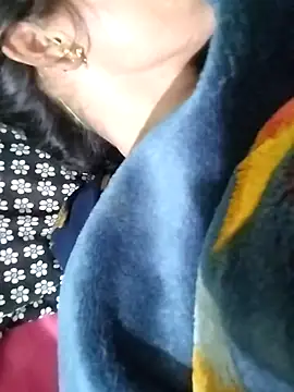 KIRTI12 HOT online show from November 2025 08:18:01 PM