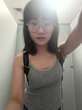 Snapshot of wemroudeyu chatting on April 2026 02:00:02 PM wemroudeyu online show from April 2026 02:00:02 PM