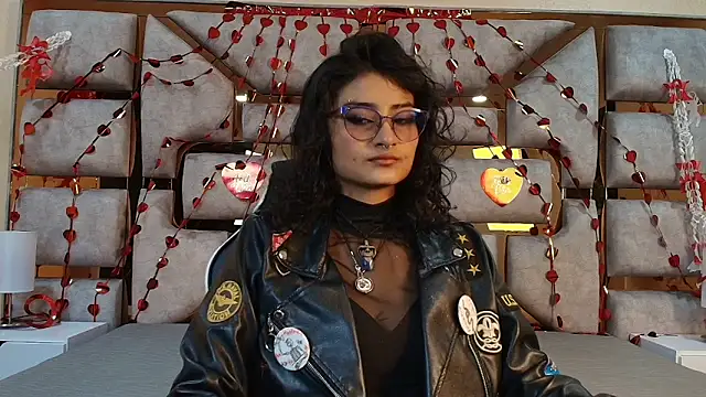Snapshot of LilyRouset chatting on September 2025 12:05:01 PM LilyRouset online show from September 2025 12:05:01 PM