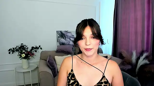 DivineAmour online show from September 2025 12:30:01 PM