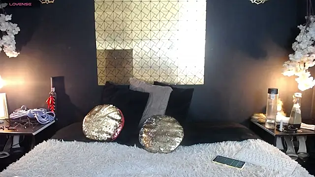 kinky momm online show from December 2025 02:11:01 PM